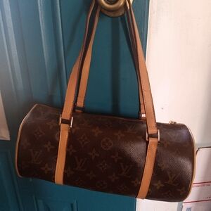 Louis Vuitton Brown and Tan Round Bag Pre Owned .